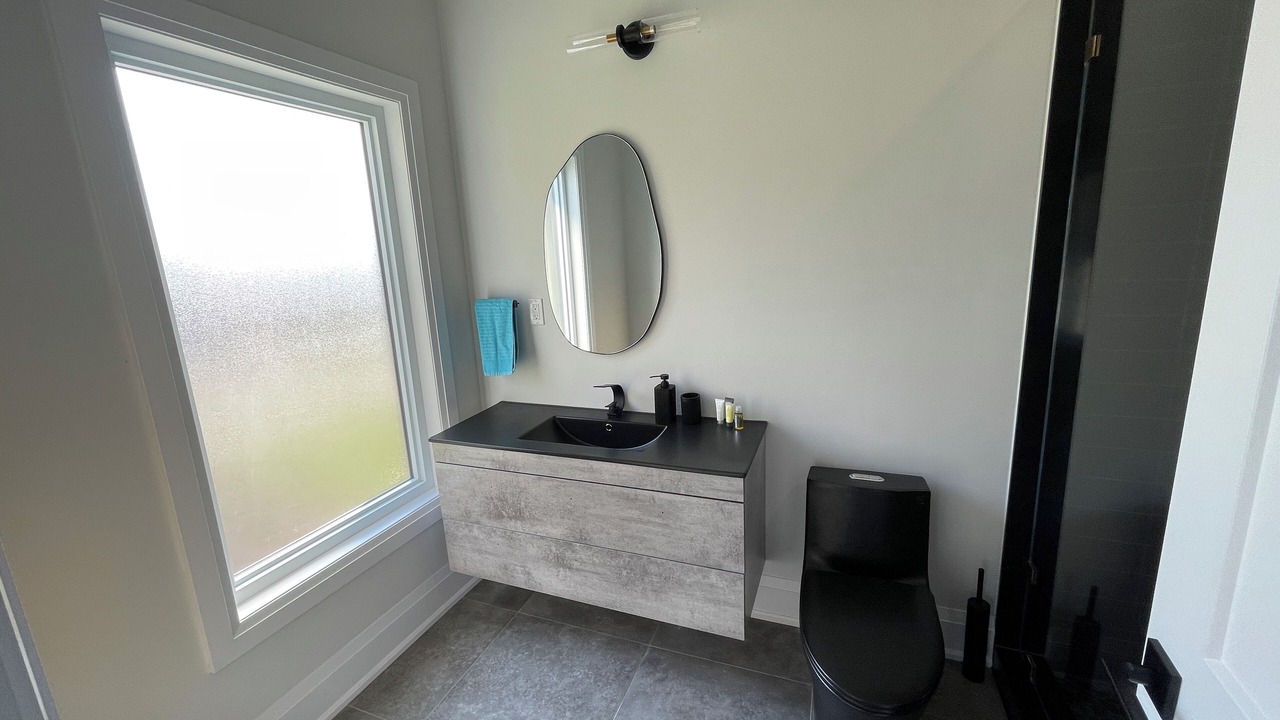 Photo of Bathroom in Victoria Harbour