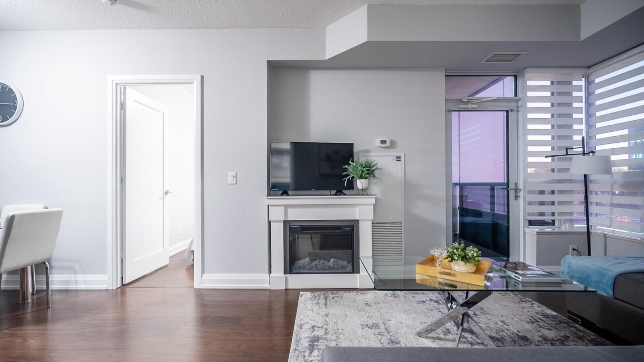 Photo of Livingroom in Willowdale