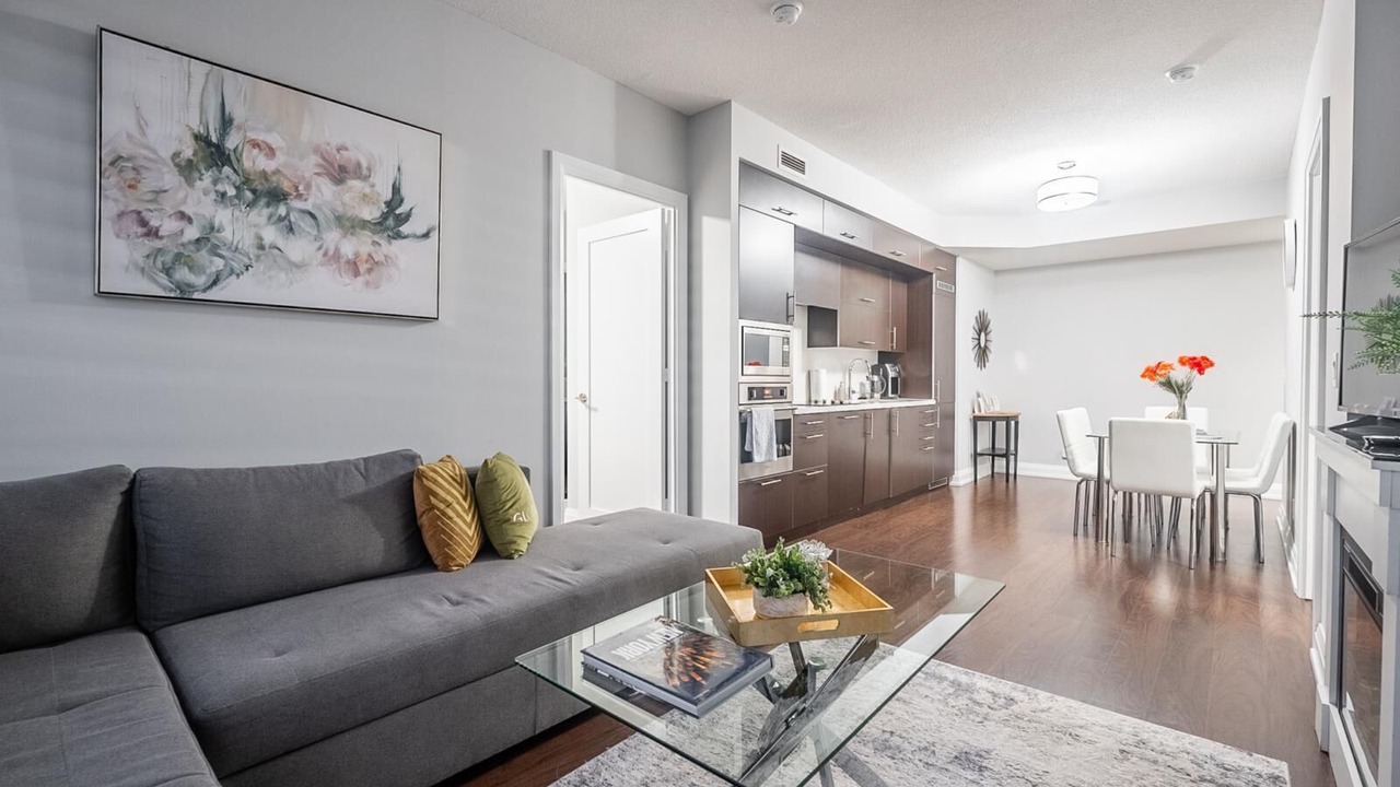 Photo of Livingroom in Willowdale