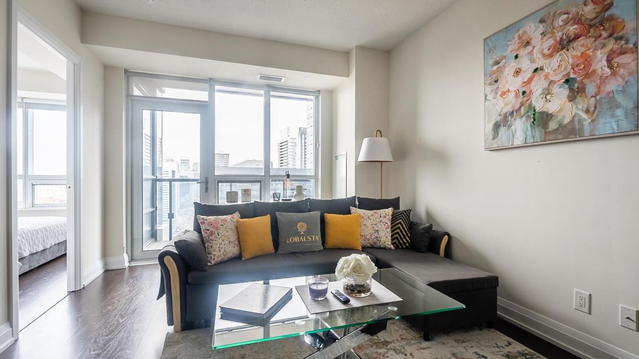 Photo of Livingroom in Willowdale