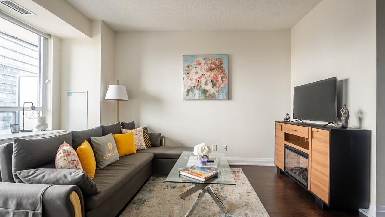 Photo of Livingroom in Willowdale