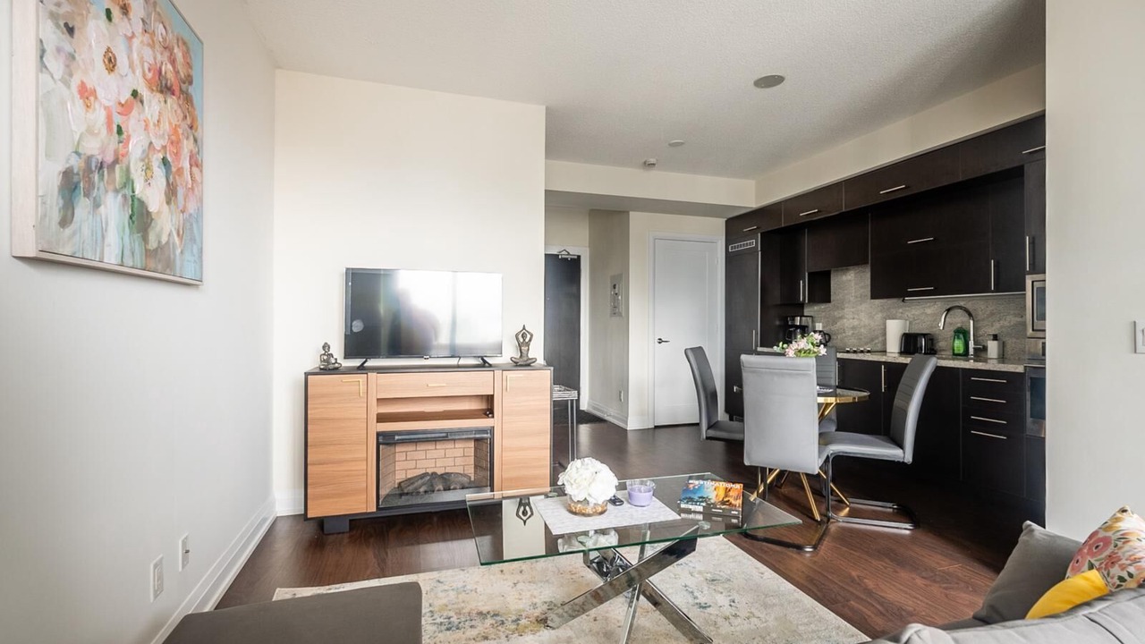 Photo of Livingroom in Willowdale