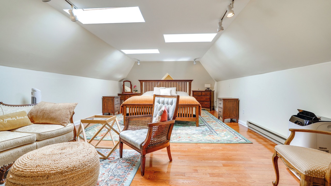 Photo of Bedroom in Summit - University