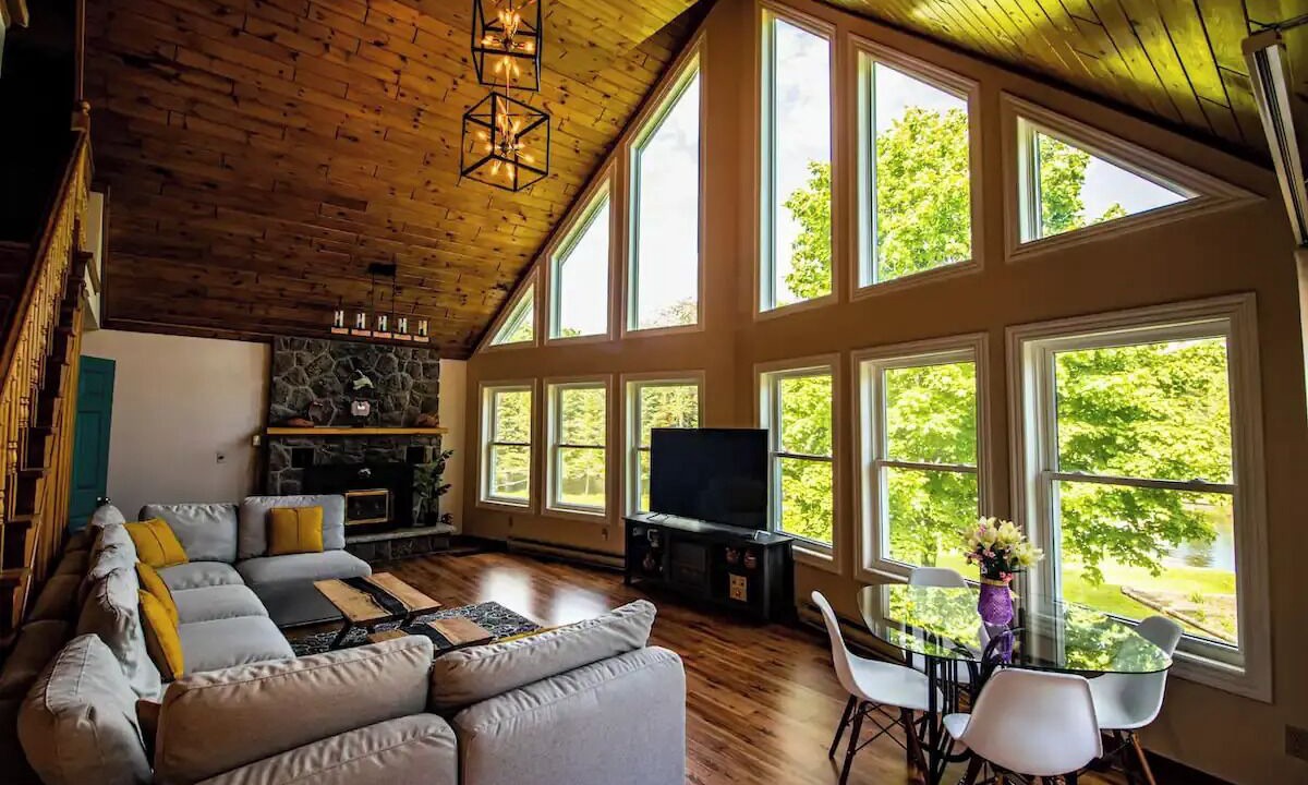 Photo of Livingroom in Bobcaygeon