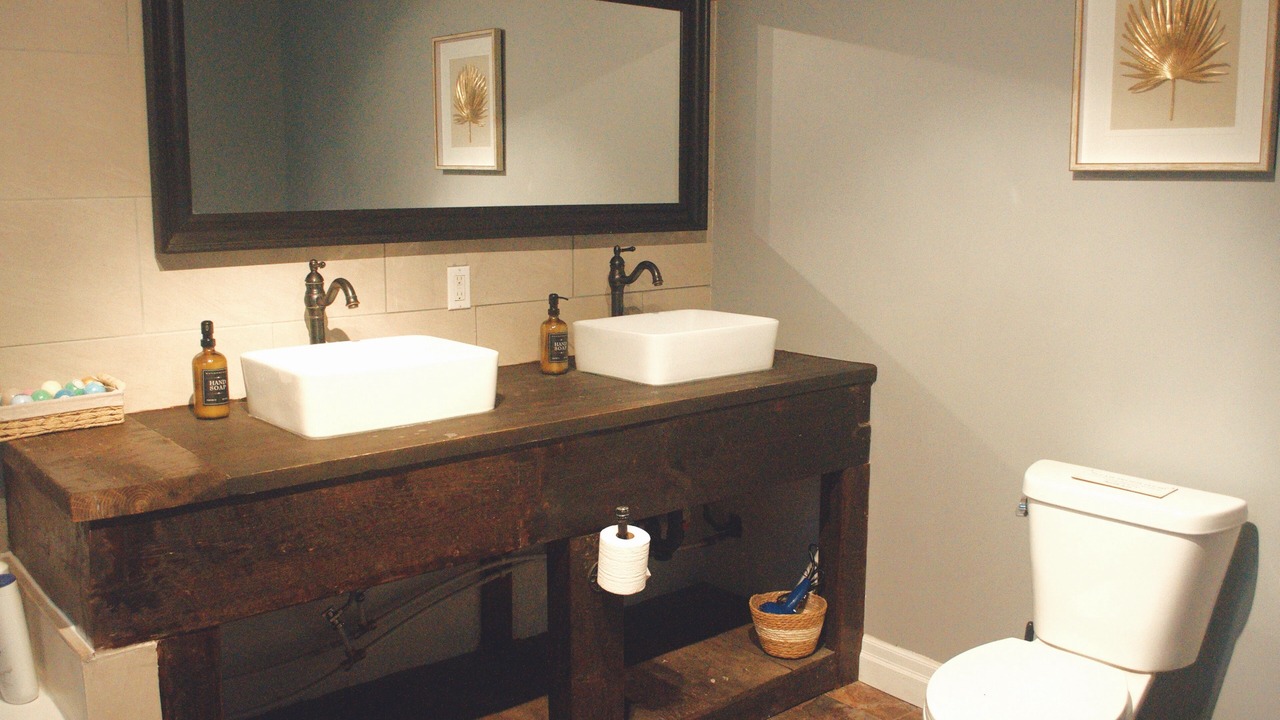 Photo of Bathroom in Chalk River