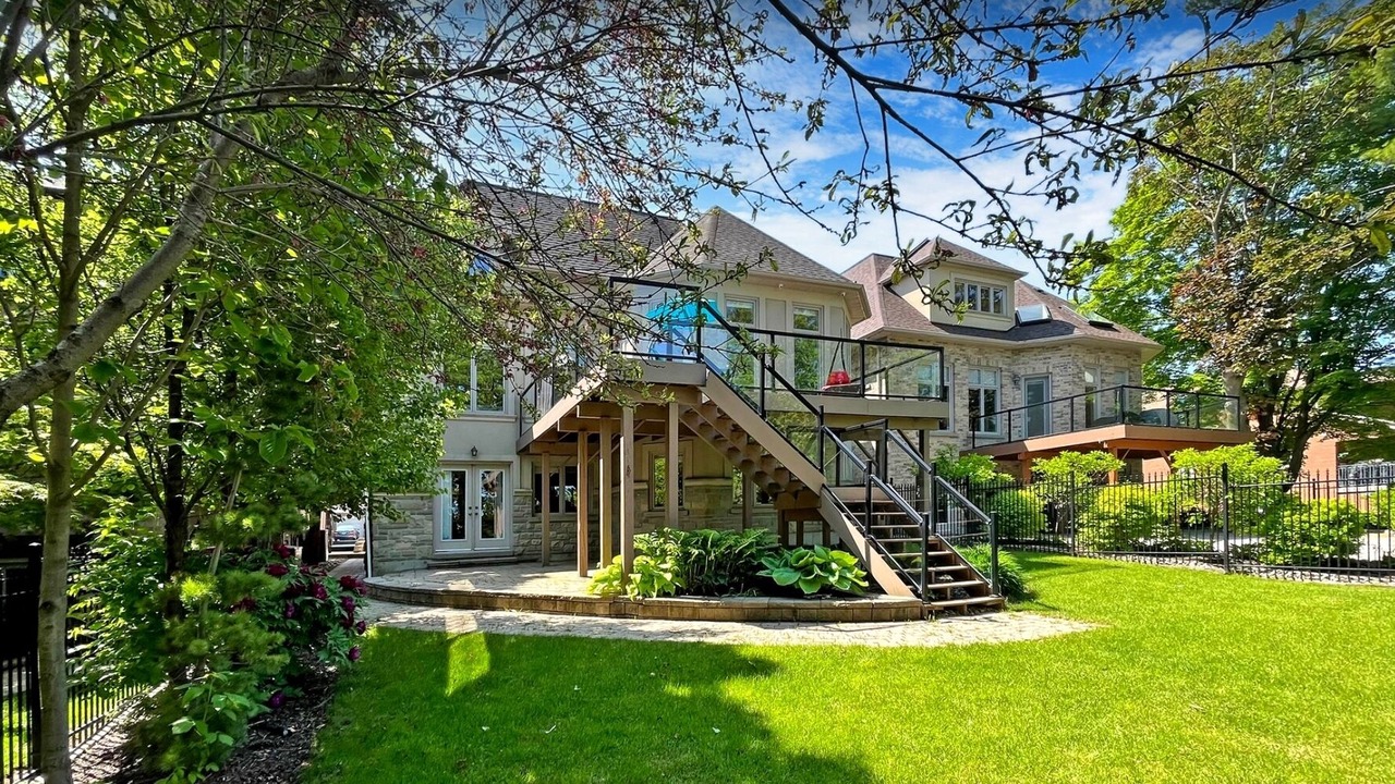 Photo of Outdoor in Richmond Hill