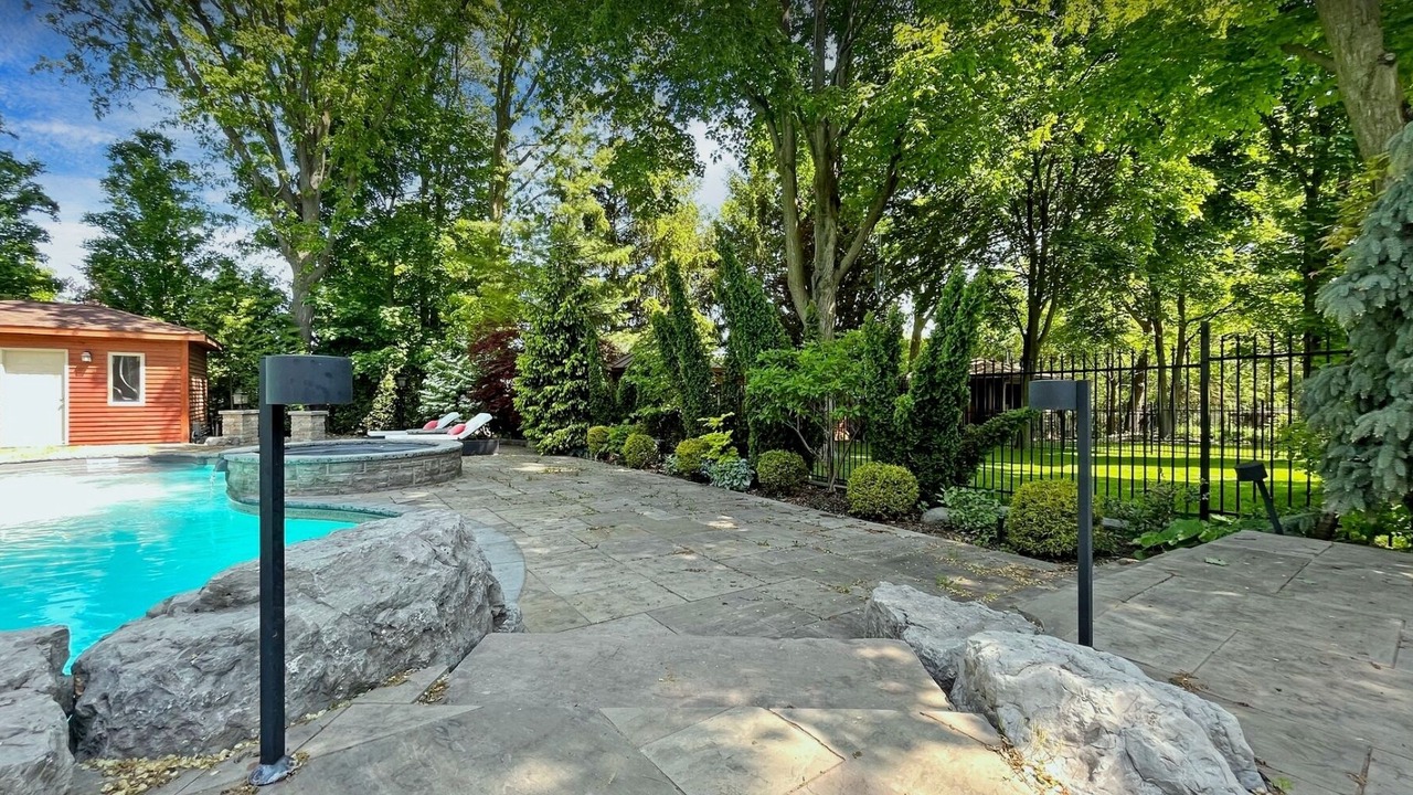 Photo of Outdoor in Richmond Hill