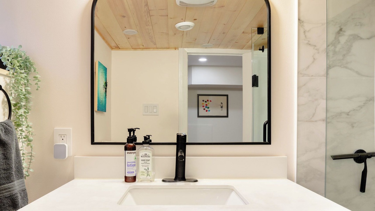 Photo of Bathroom in Dovercourt Park