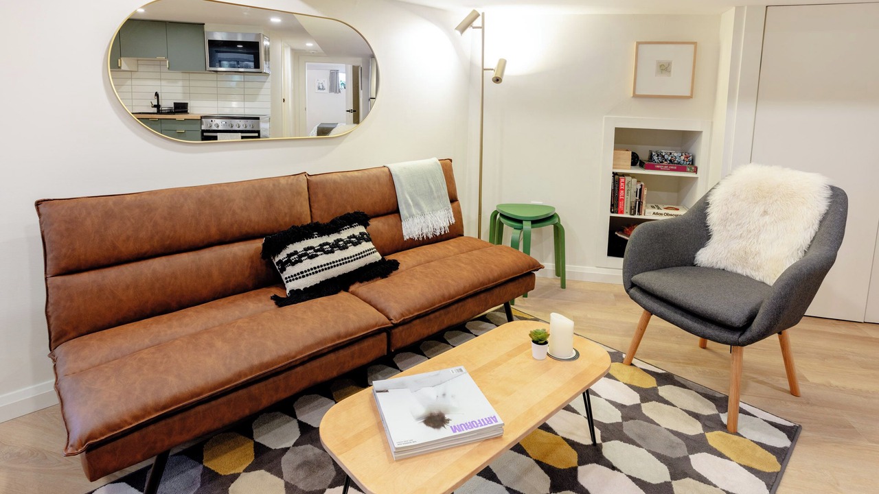 Photo of Livingroom in Dovercourt Park