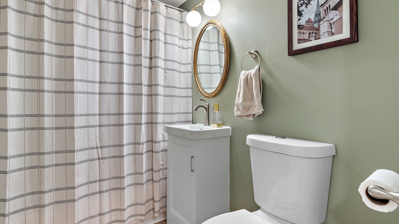 Photo of Bathroom in Summit - University