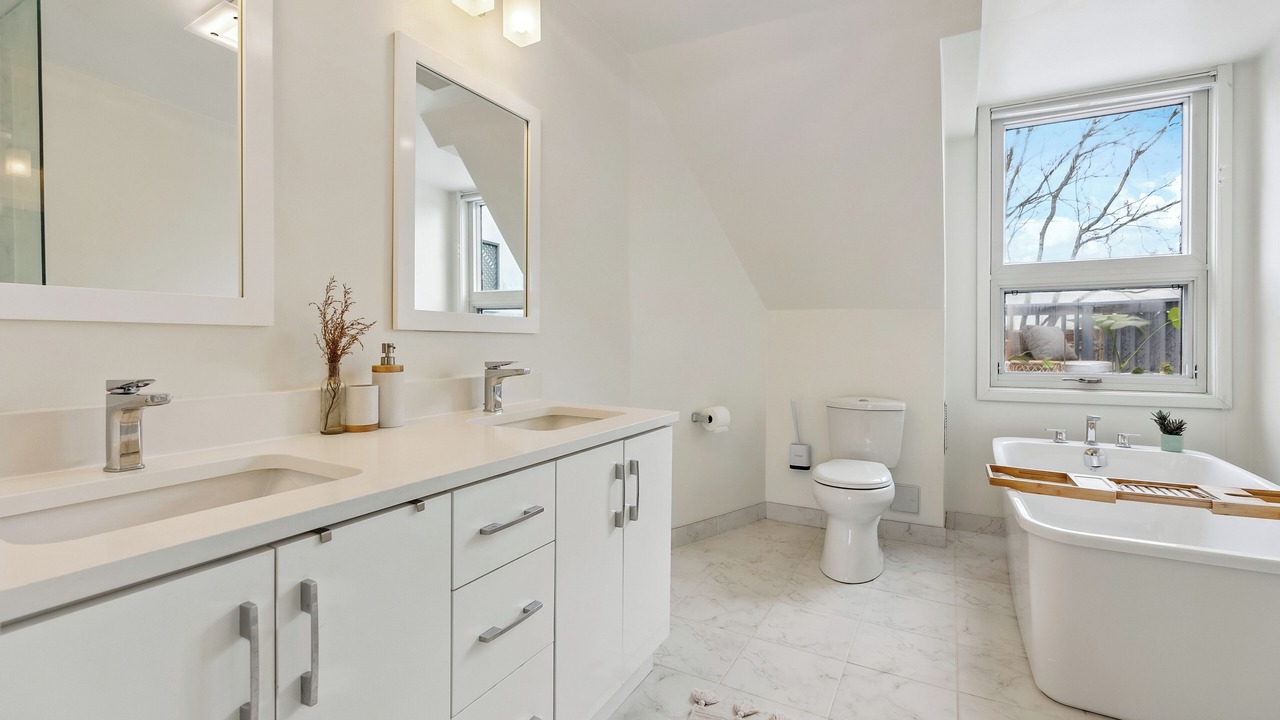 Photo of Bathroom in The Beach Triangle