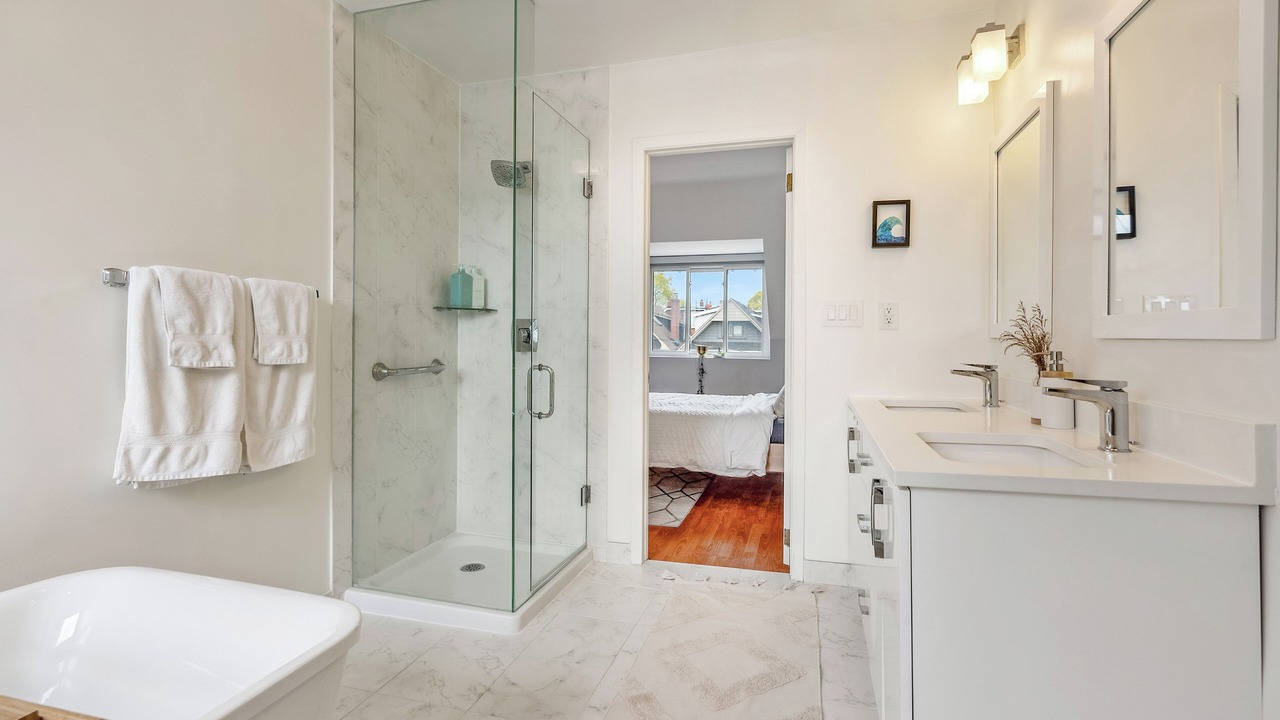 Photo of Bathroom in The Beach Triangle