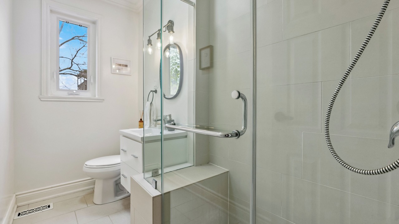 Photo of Bathroom in The Beach Triangle