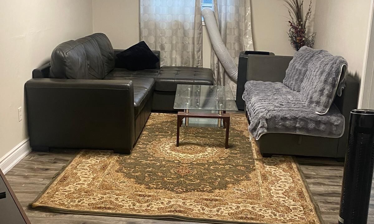 Photo of Livingroom in Bowmanville