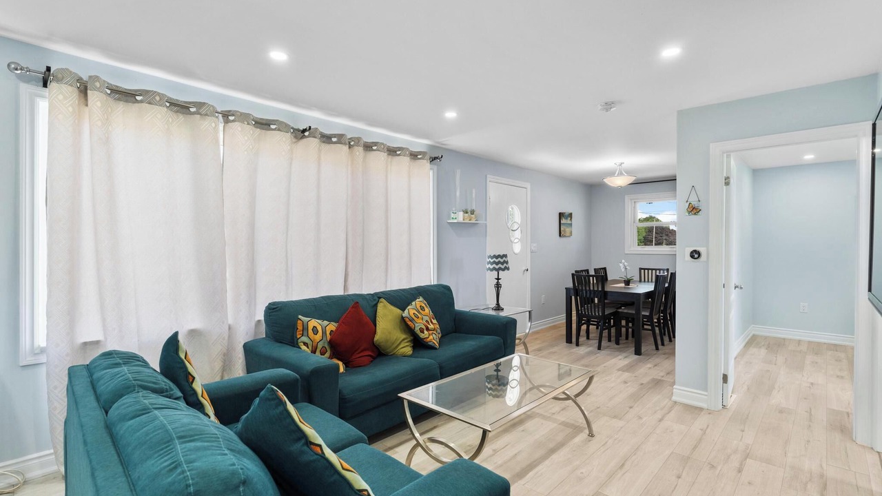 Photo of Livingroom in Port Colborne