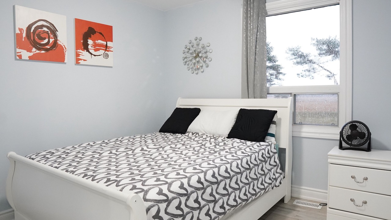 Photo of Bedroom in Port Colborne