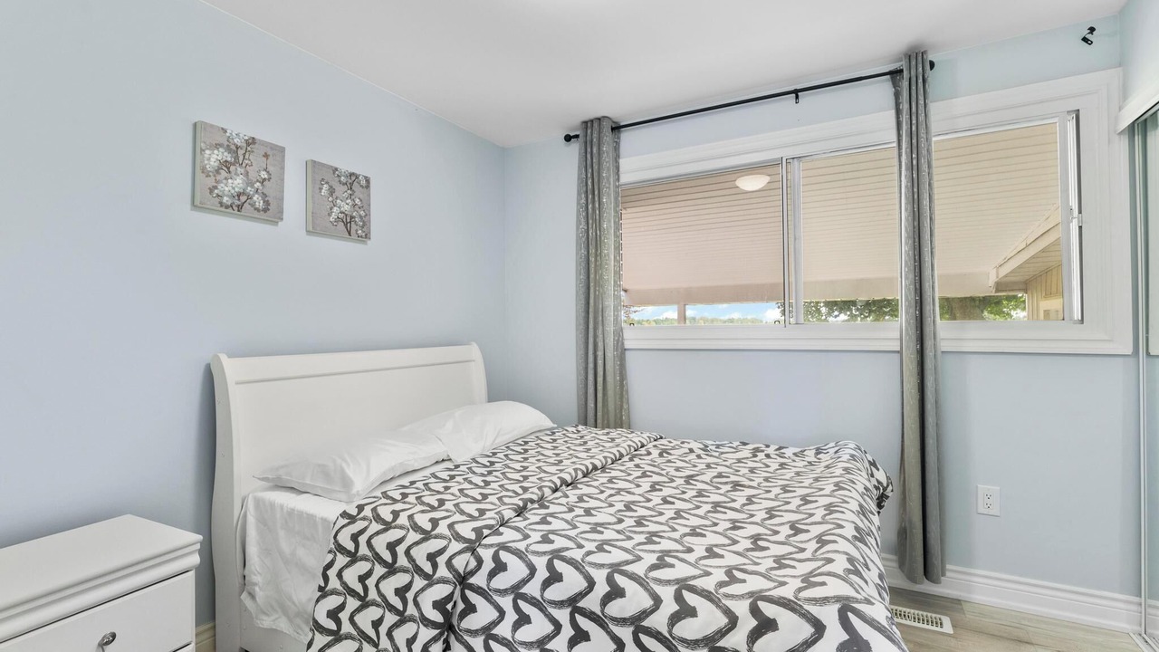 Photo of Bedroom in Port Colborne