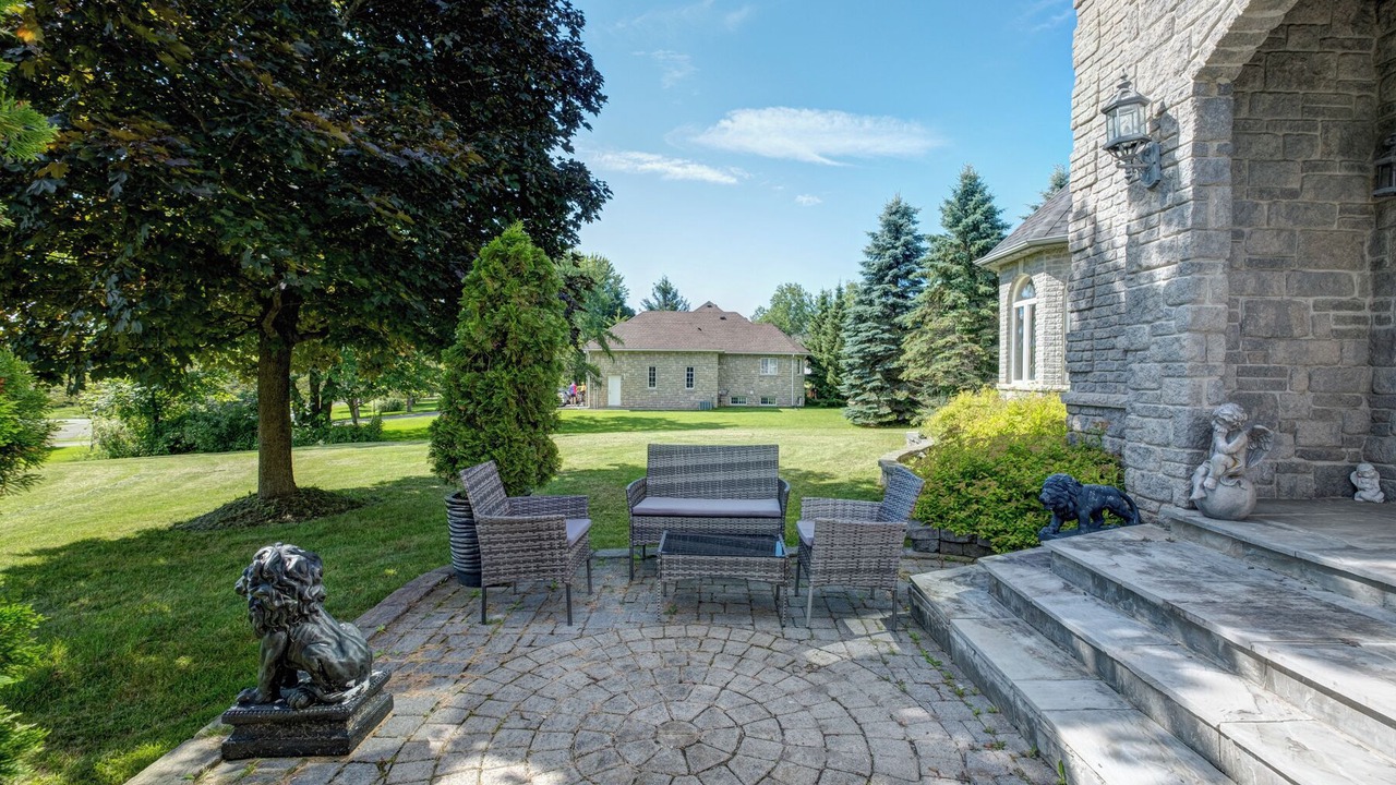 Photo of Patio Balcony in Bradford West Gwillimbury