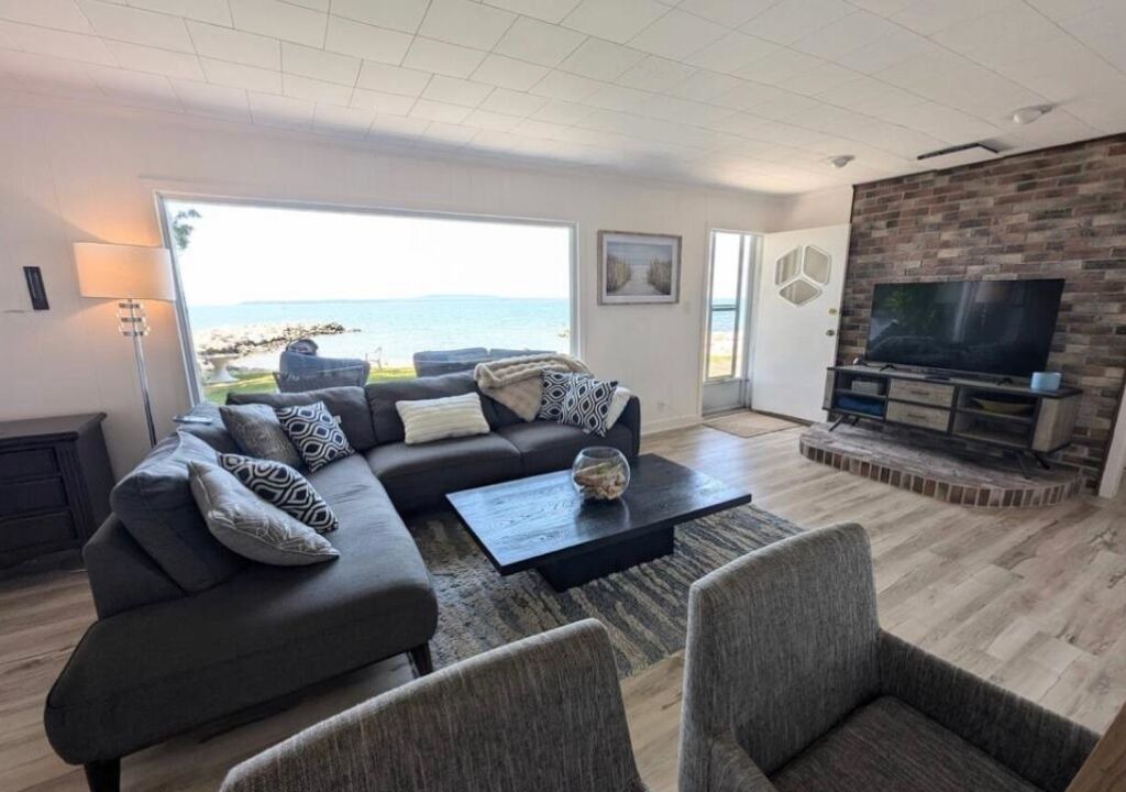 Photo of Livingroom in Tiny