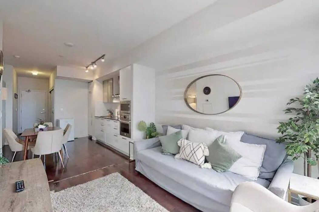 Photo of Livingroom in Toronto Entertainment District