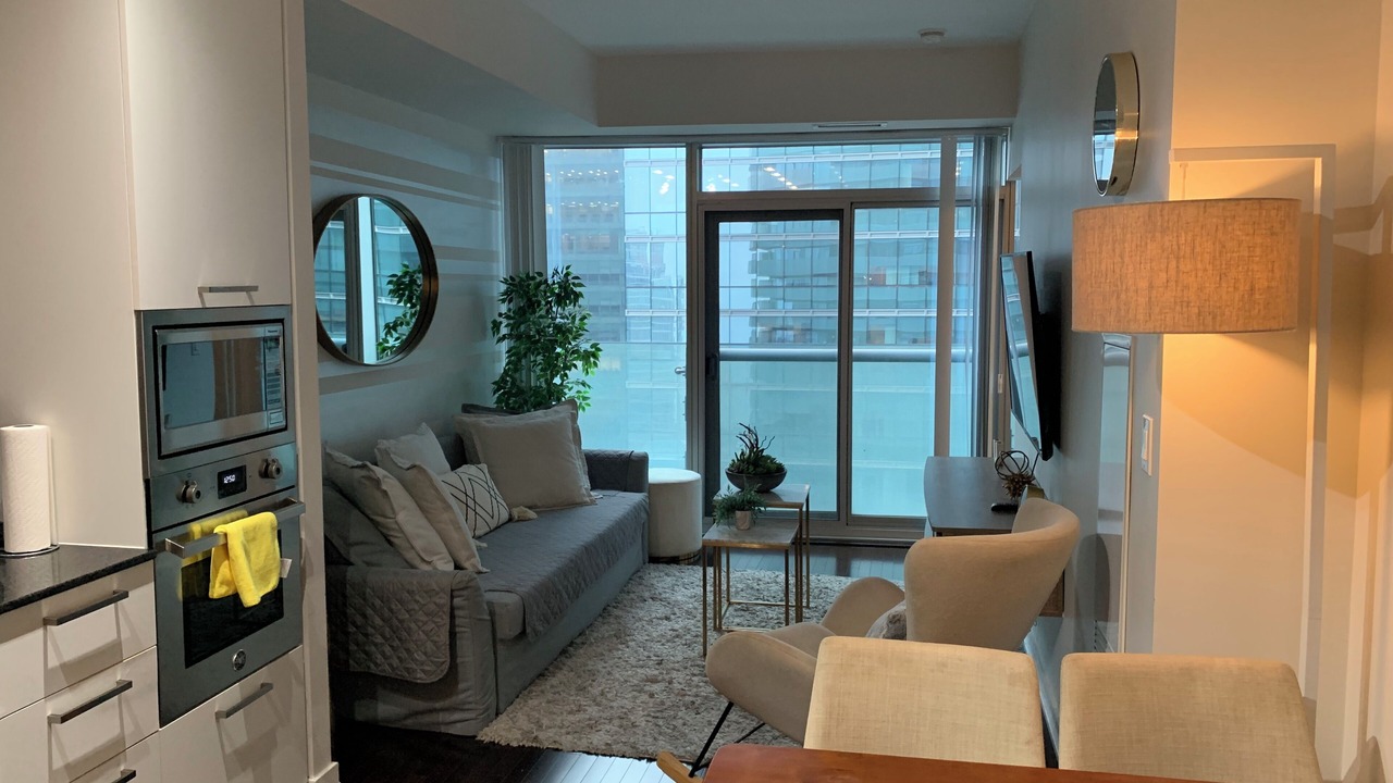 Photo of Livingroom in Toronto Entertainment District