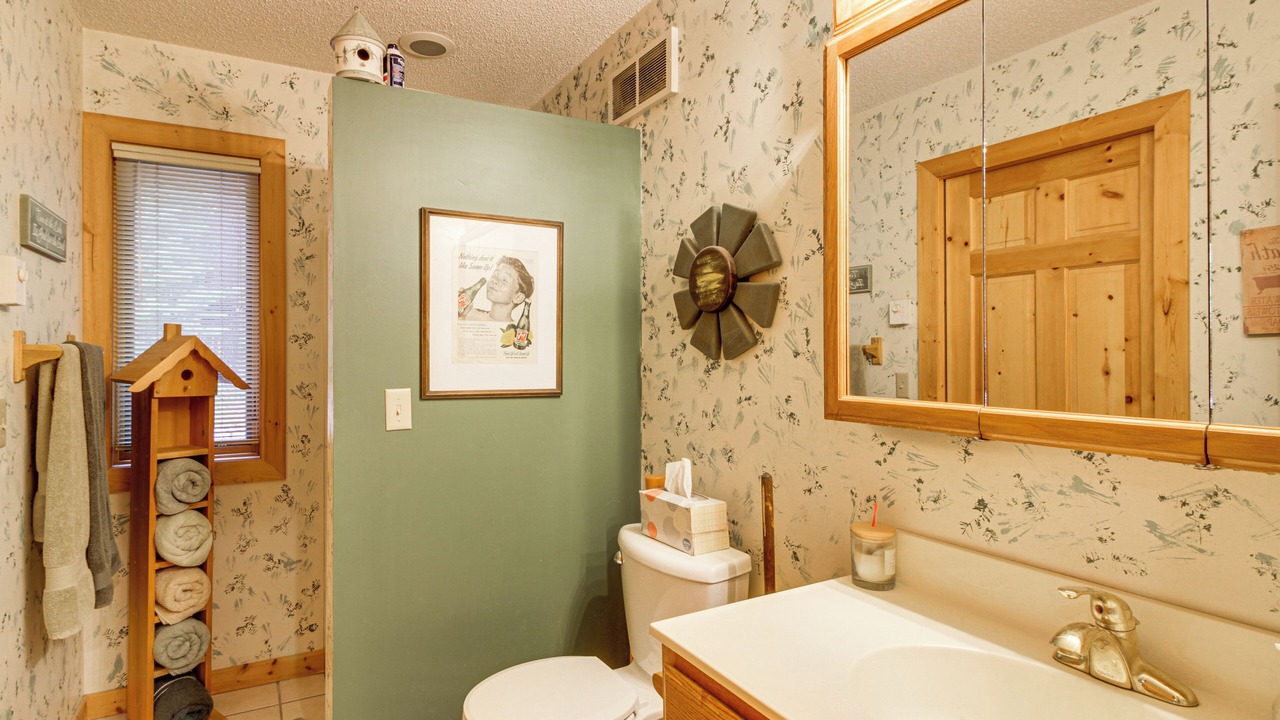 Photo of Bathroom in Remer