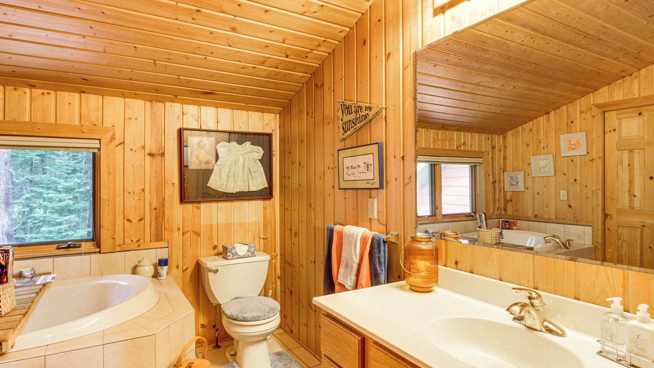 Photo of Bathroom in Remer