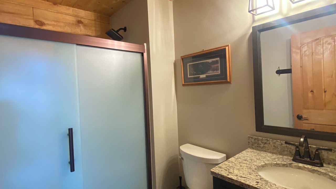 Photo of Bathroom in Crane Lake