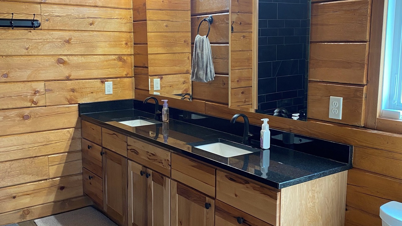 Photo of Bathroom in Crane Lake