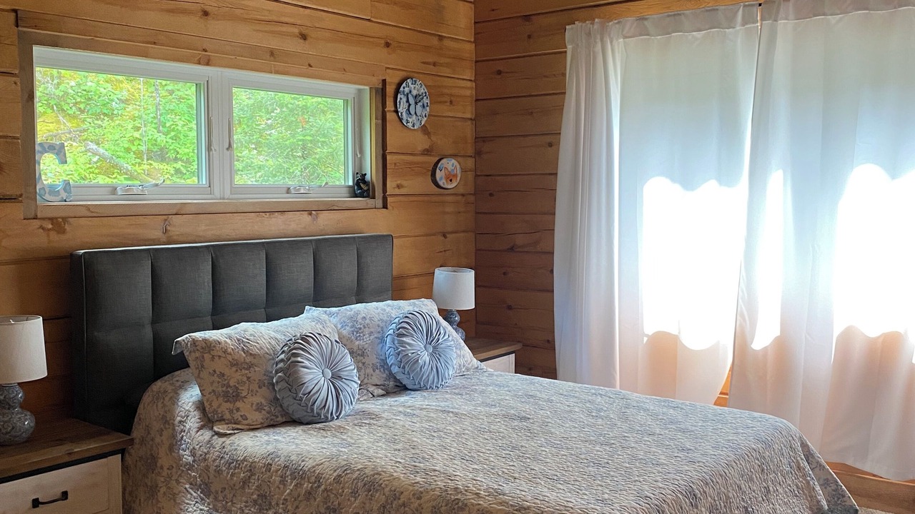 Photo of Bedroom in Crane Lake