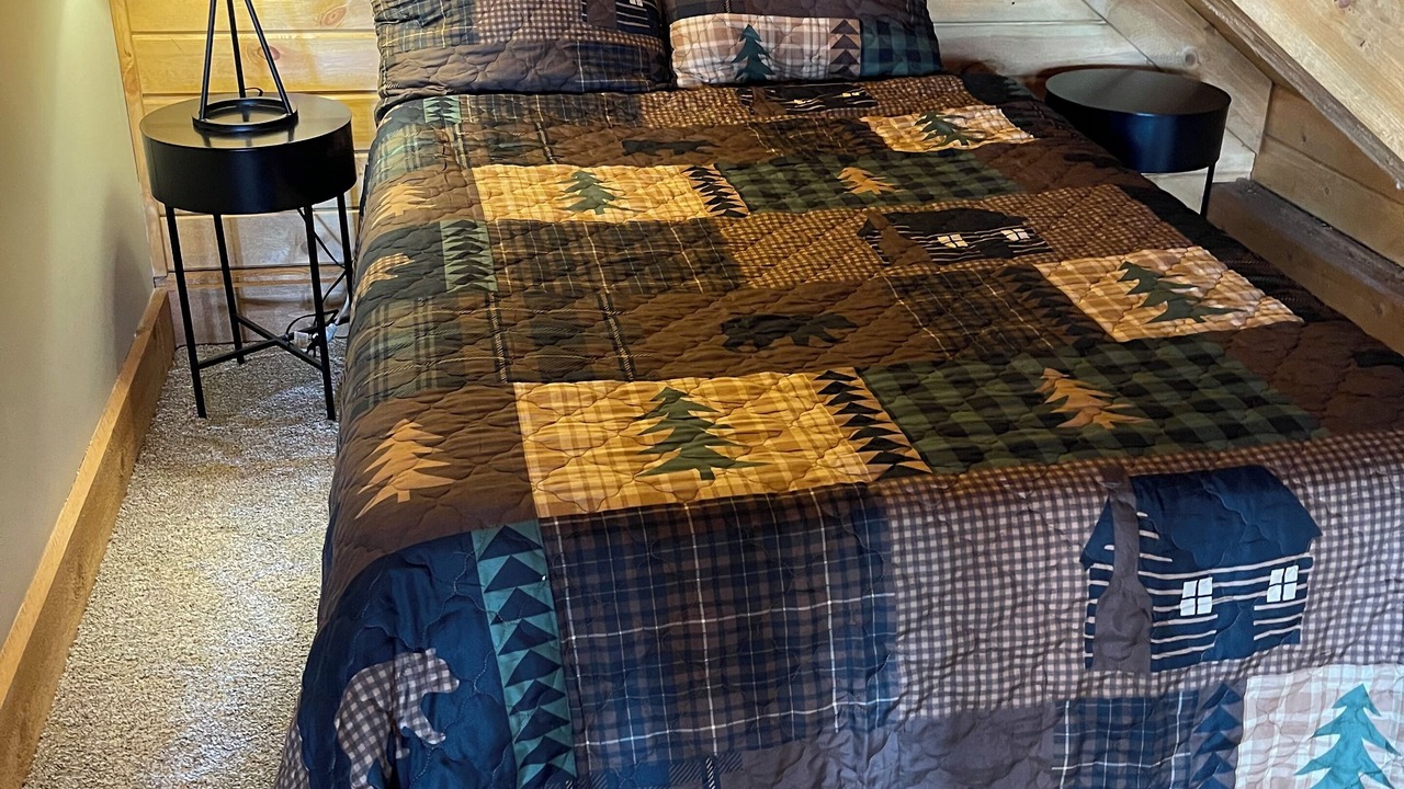 Photo of Bedroom in Crane Lake