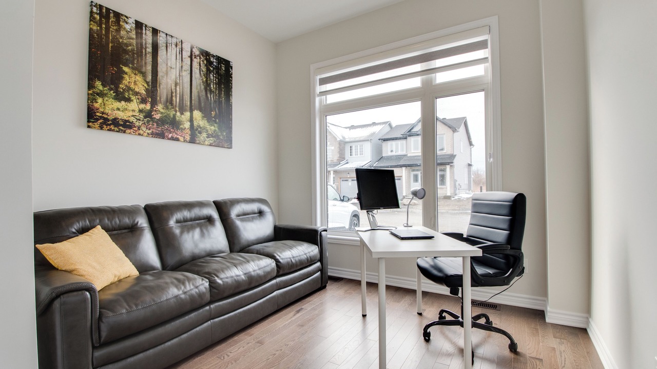 Photo of Livingroom in Ottawa Division