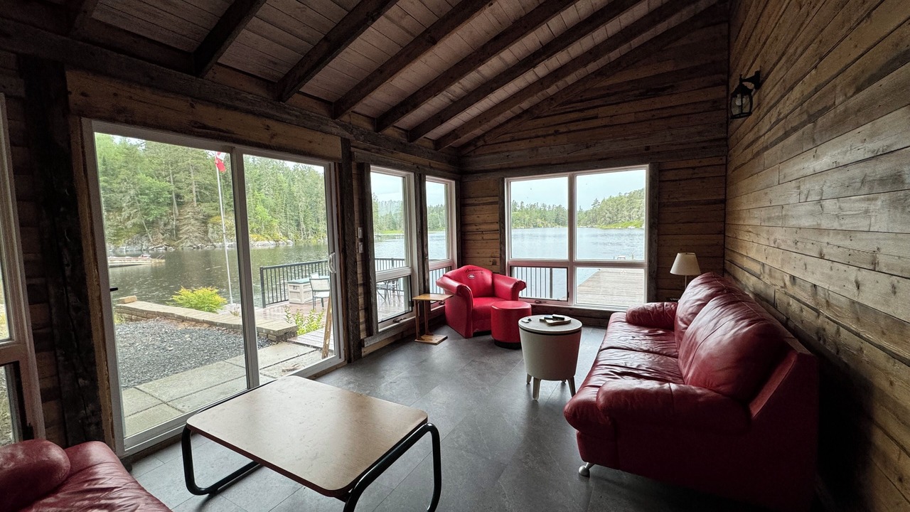 Photo of Livingroom in Kenora