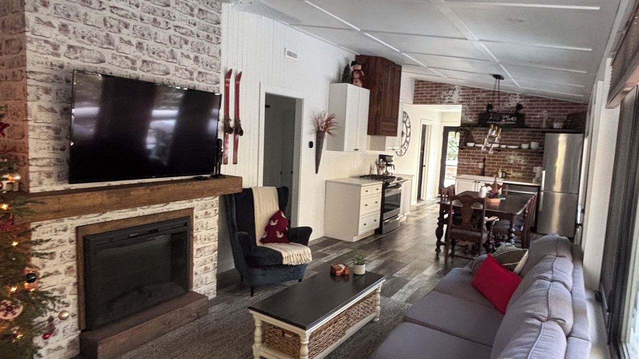 Photo of Livingroom in Tobermory