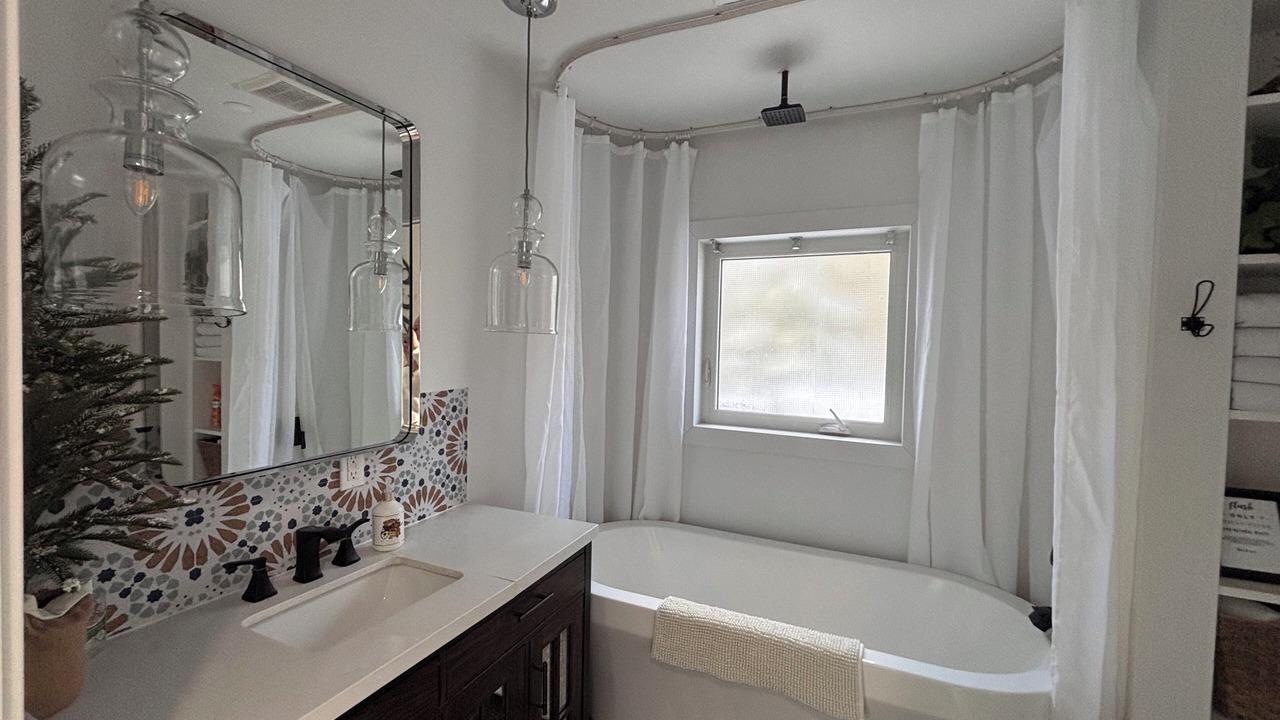 Photo of Bathroom in Tobermory