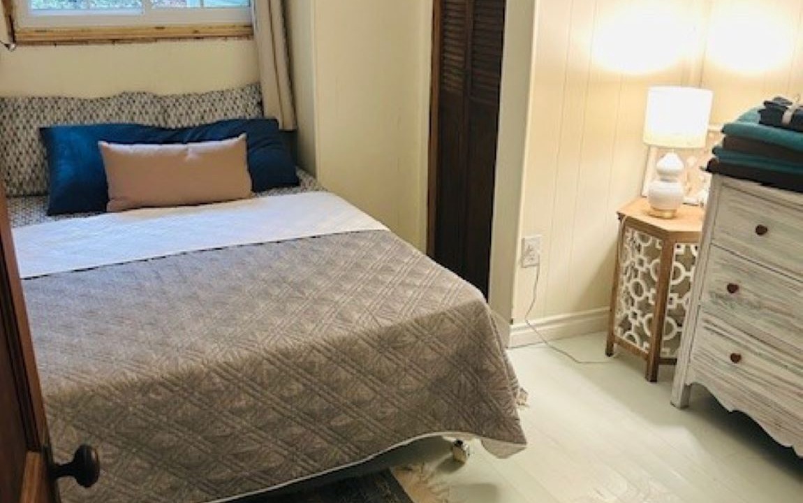 Photo of Bedroom in Port Colborne