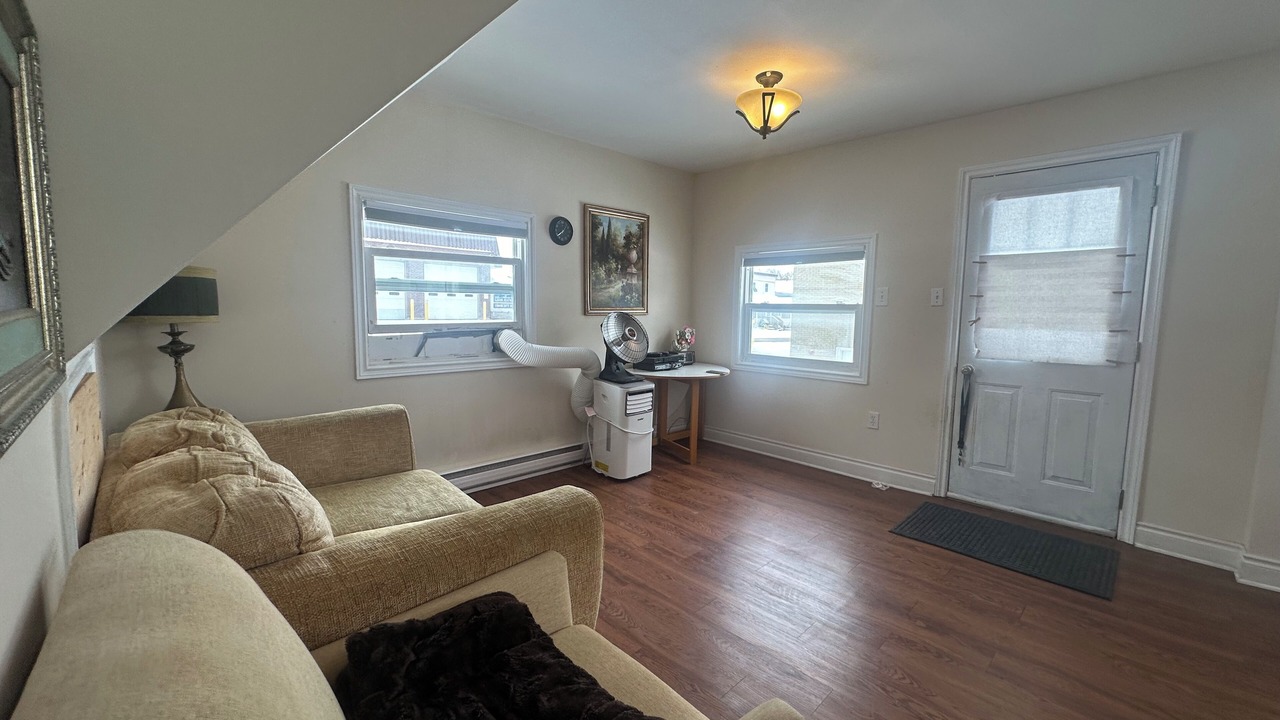 Photo of Livingroom in Seeleys Bay