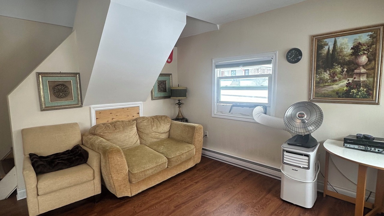 Photo of Livingroom in Seeleys Bay