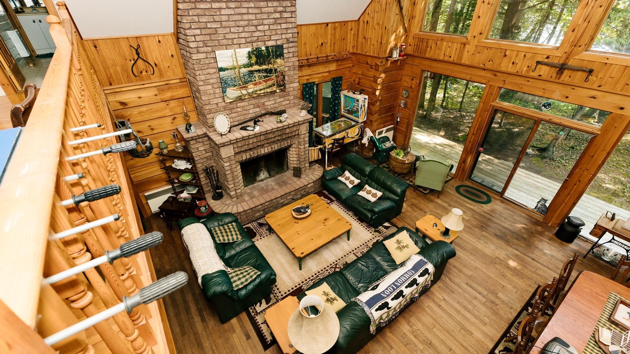 Photo of Livingroom in Haliburton