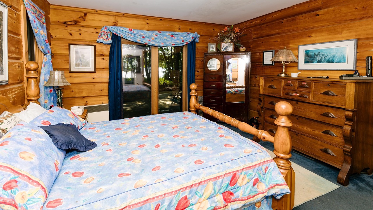 Photo of Bedroom in Haliburton