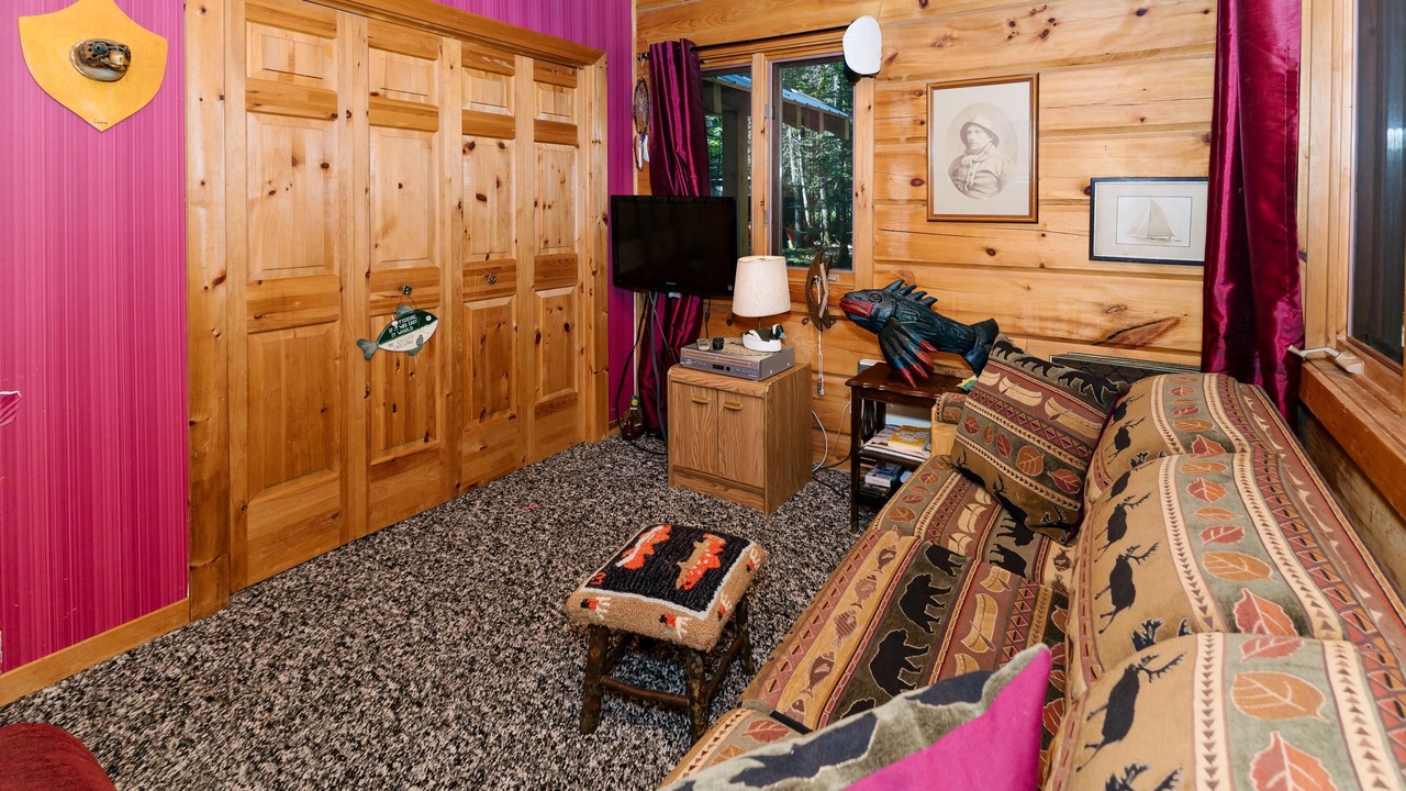 Photo of Livingroom in Haliburton