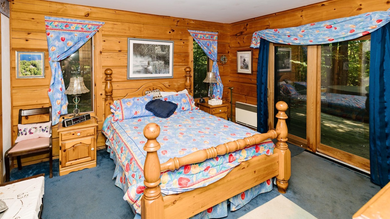 Photo of Bedroom in Haliburton
