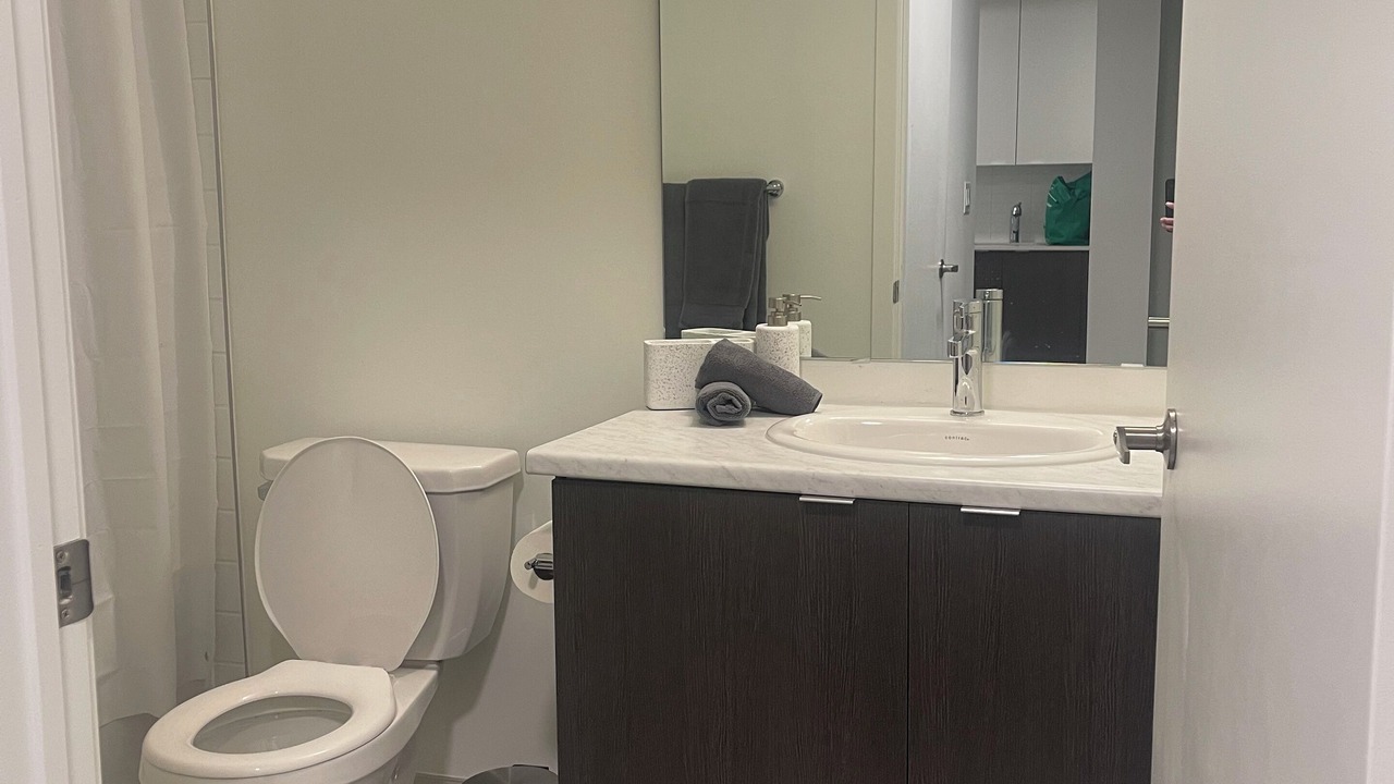 Photo of Bathroom in Brookhaven - Amesbury