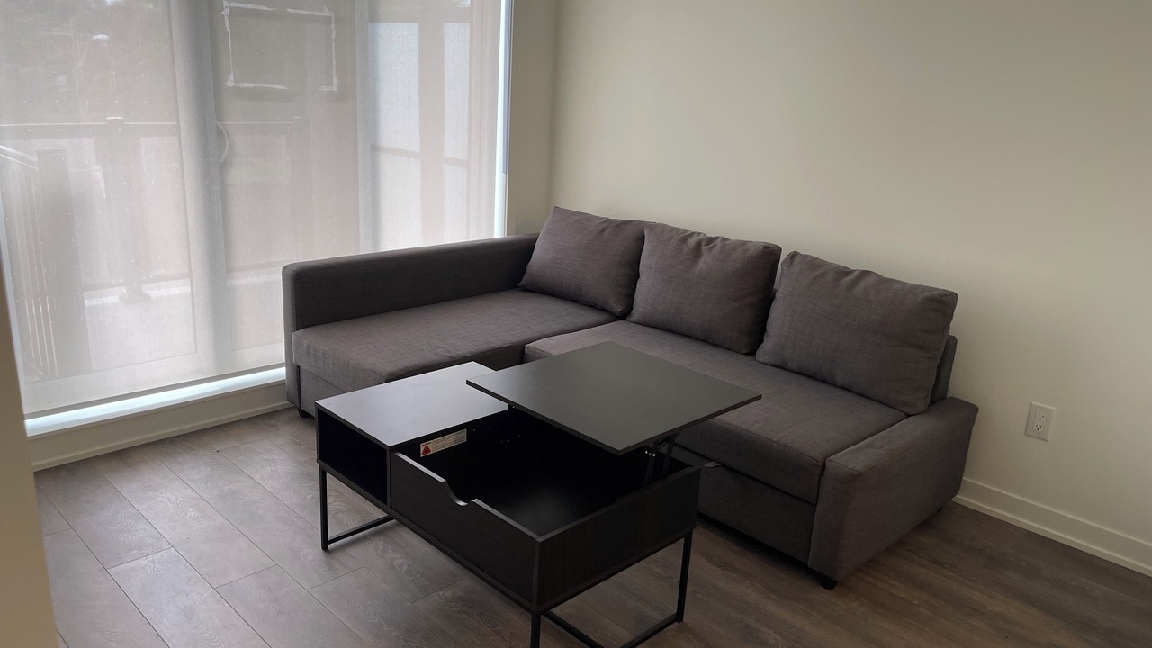 Photo of Livingroom in Brookhaven - Amesbury