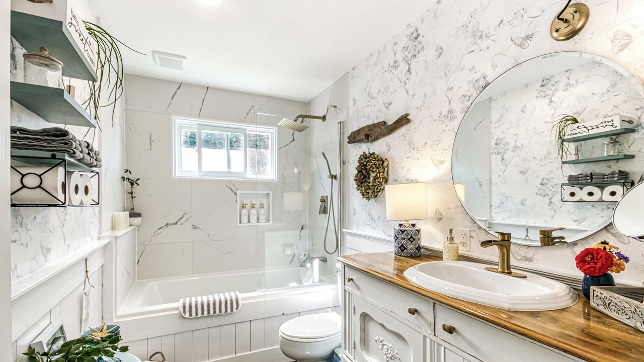 Photo of Bathroom in Sudbury District