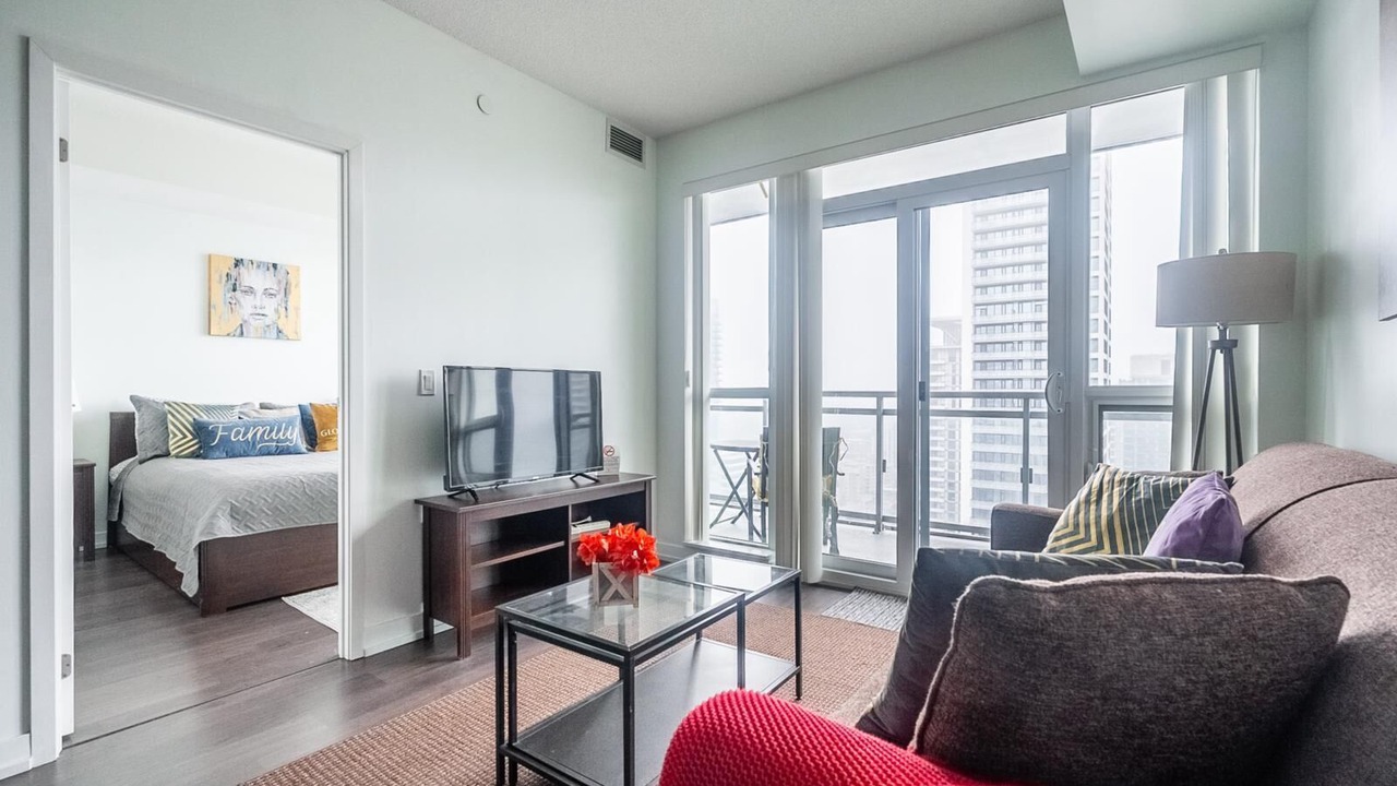 Photo of Livingroom in Yonge-Eglinton