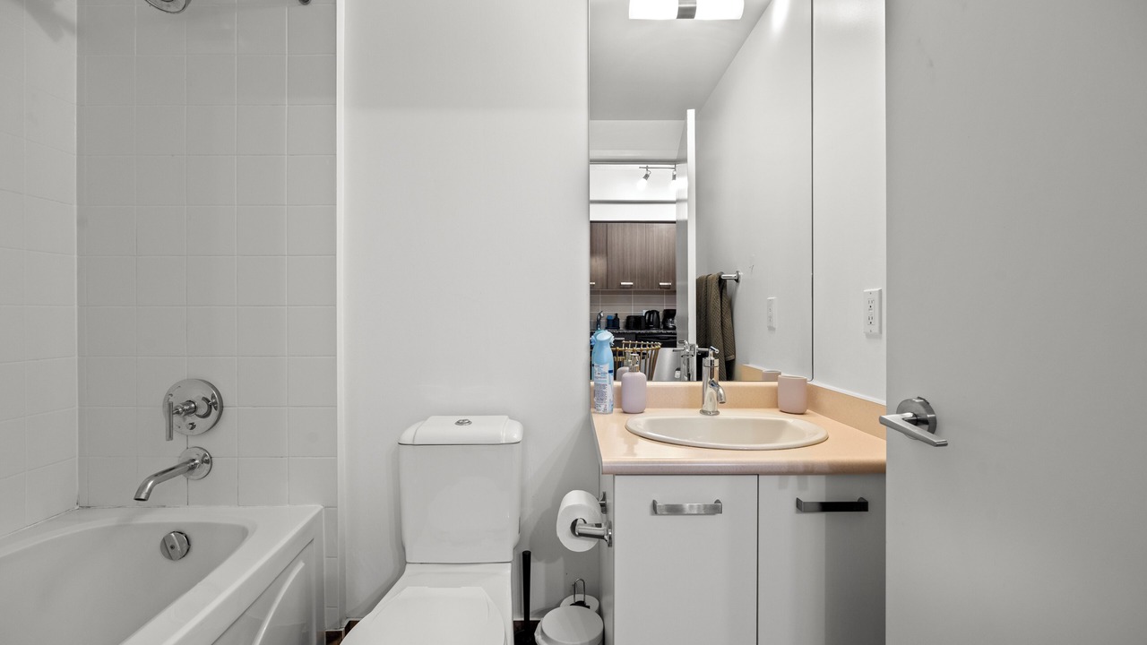 Photo of Bathroom in Bay Cloverhill