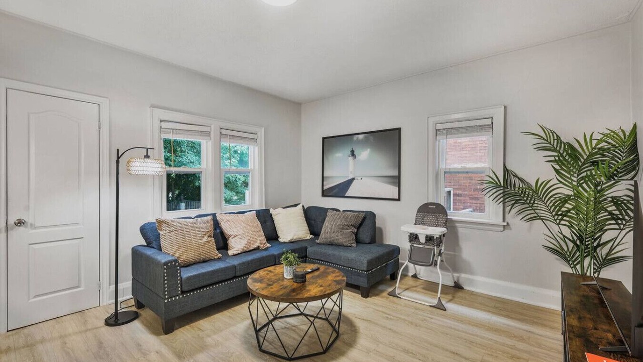 Photo of Livingroom in Durham Region