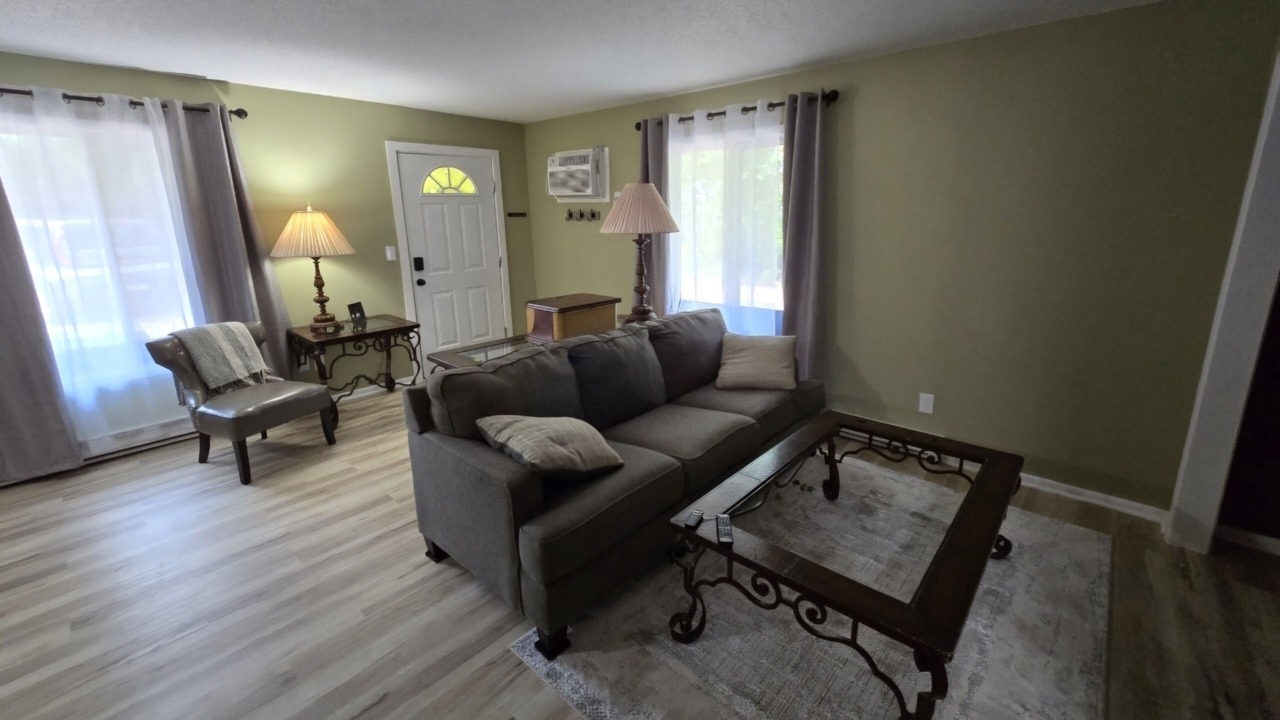 Photo of Livingroom in West Seventh