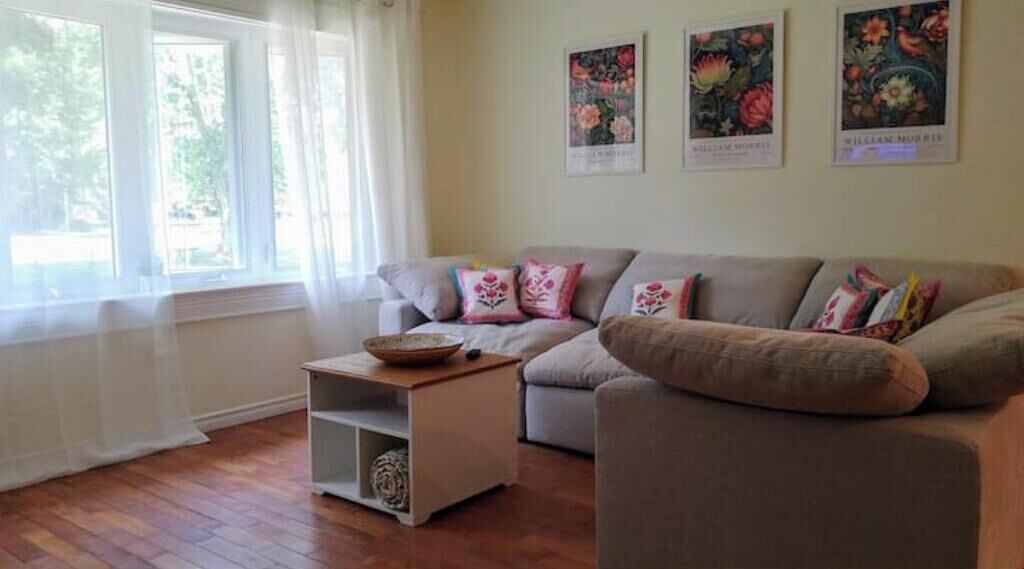 Photo of Livingroom in Port Dover